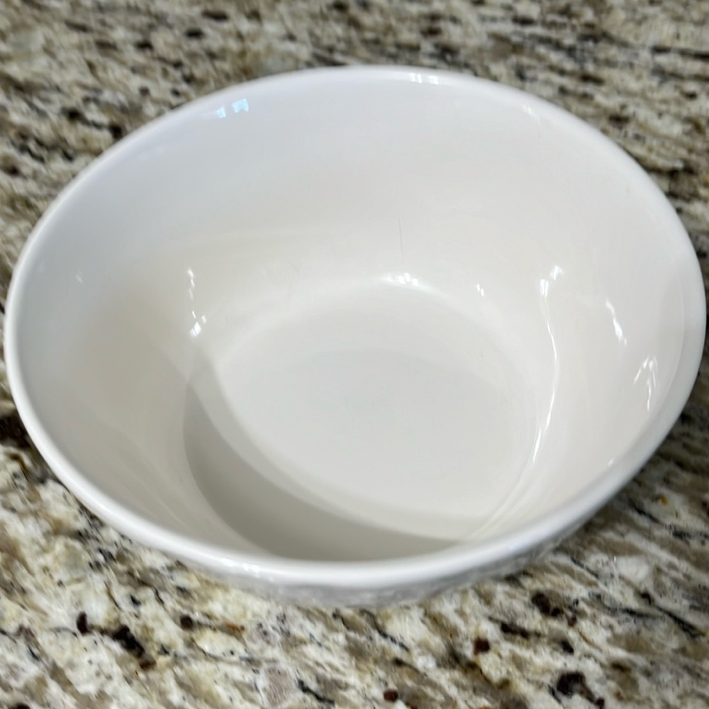 Serving bowl